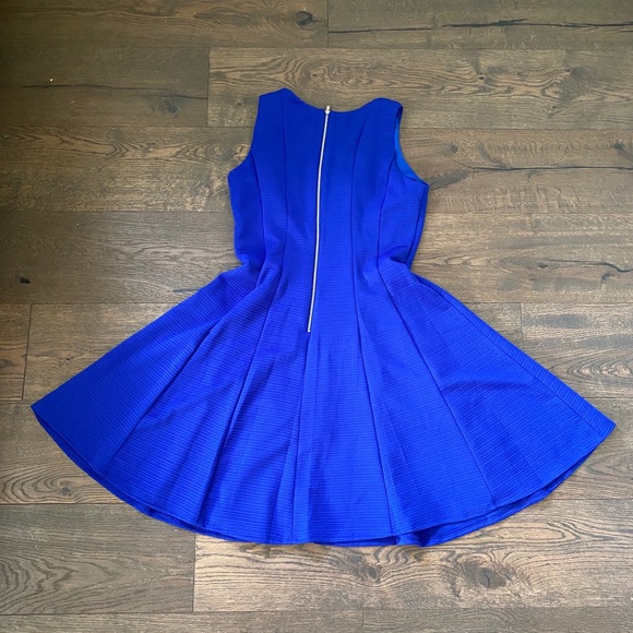 Women’s Royal Blue Short Sleeveless Dress - Picture 2 of 3